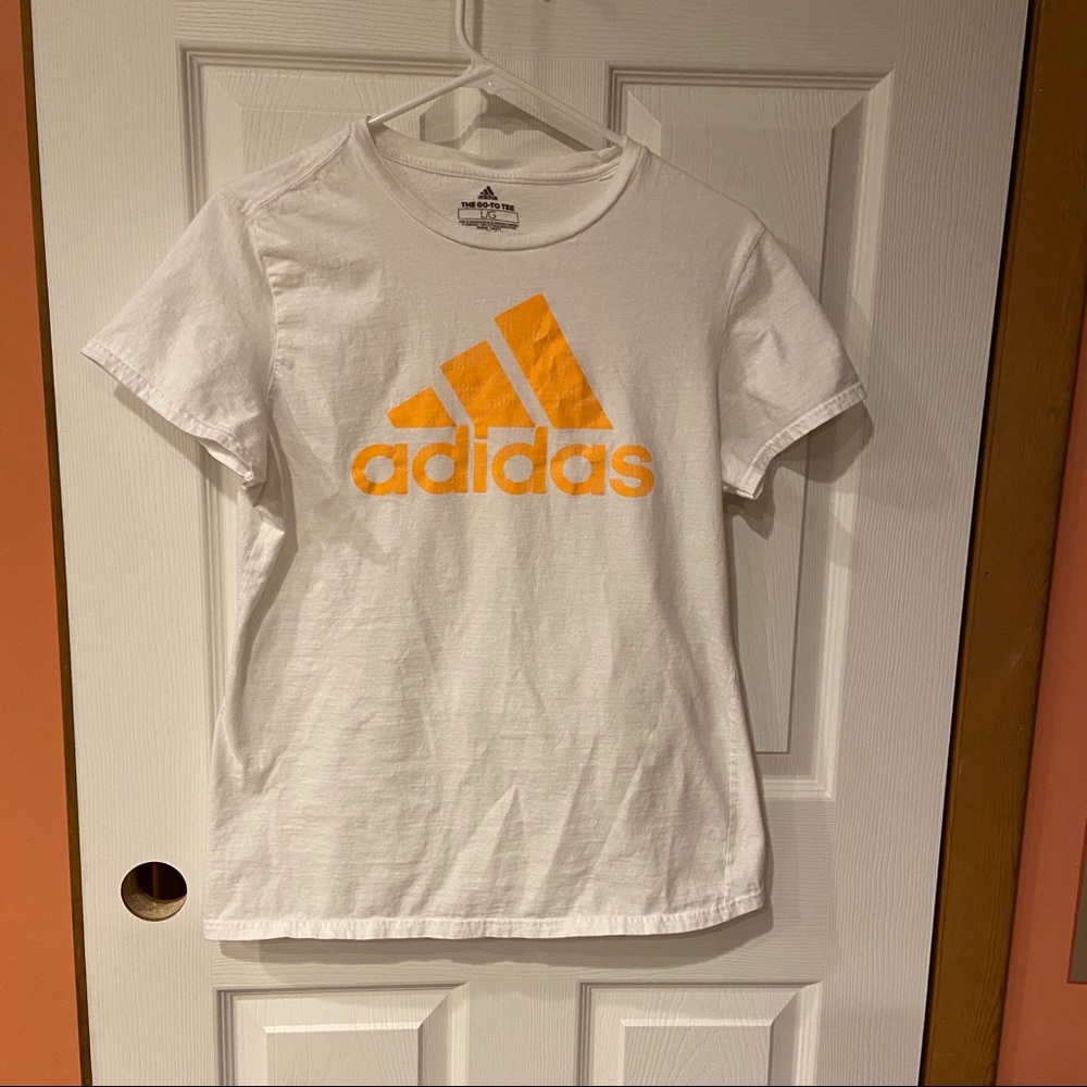 Women’s Adidas Tshirt. Size large